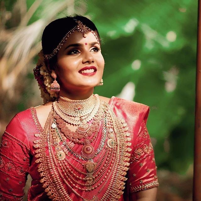 CHANDHANA BEAUTY PARLOUR POOKKAD