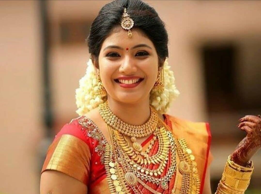 CHANDHANA BEAUTY PARLOUR POOKKAD